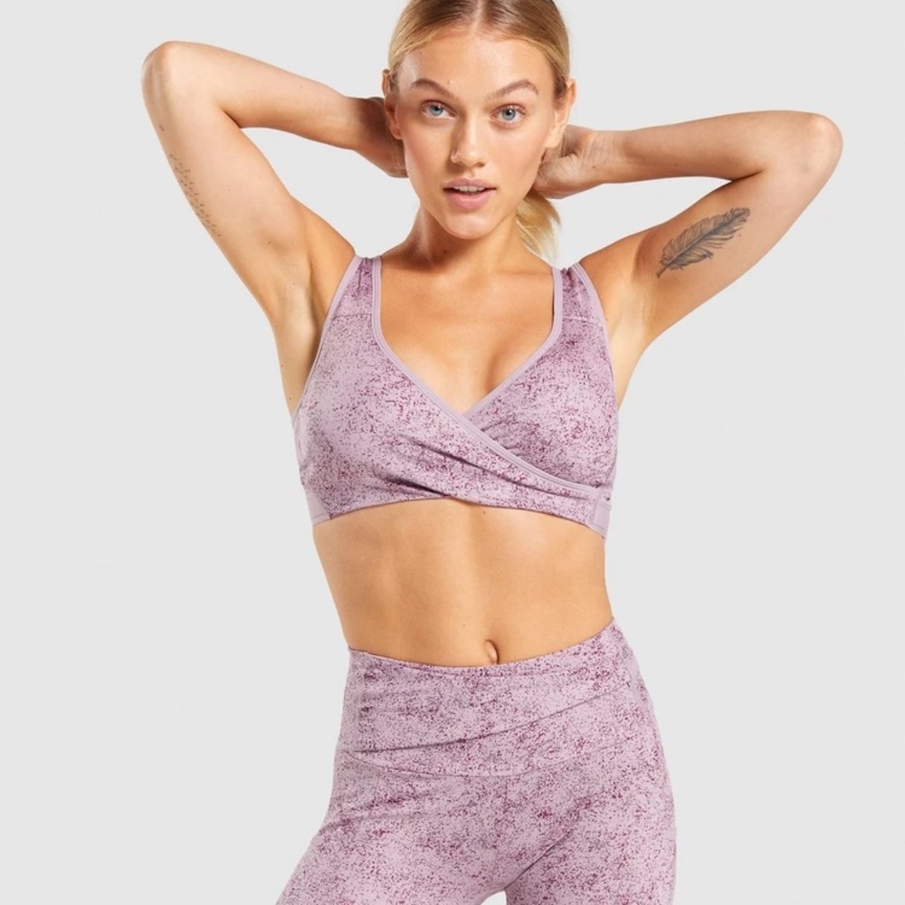 Gymshark chalk sports bra XS in purple print